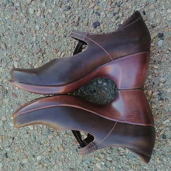 Naot brown leather Mary Jane strap heeled shoes women's 6 - Picture 9 of 10